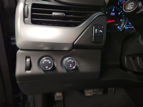 Used 2019 Chevrolet Tahoe LS image 18