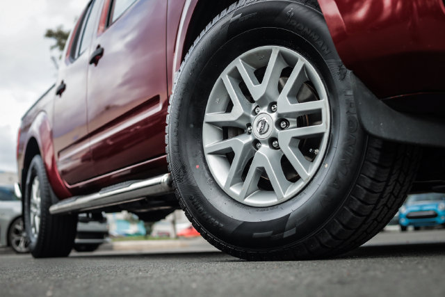 Used 2018 Nissan Frontier SV AWD/4WD image 6