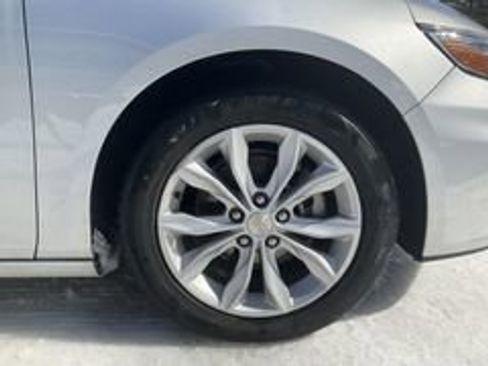 Used 2022 Chevrolet Malibu LT image 9