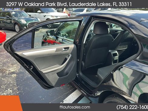 Used 2017 Volkswagen Jetta SE FWD image 23