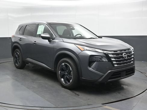 Used 2024 Nissan Rogue SV FWD image 6