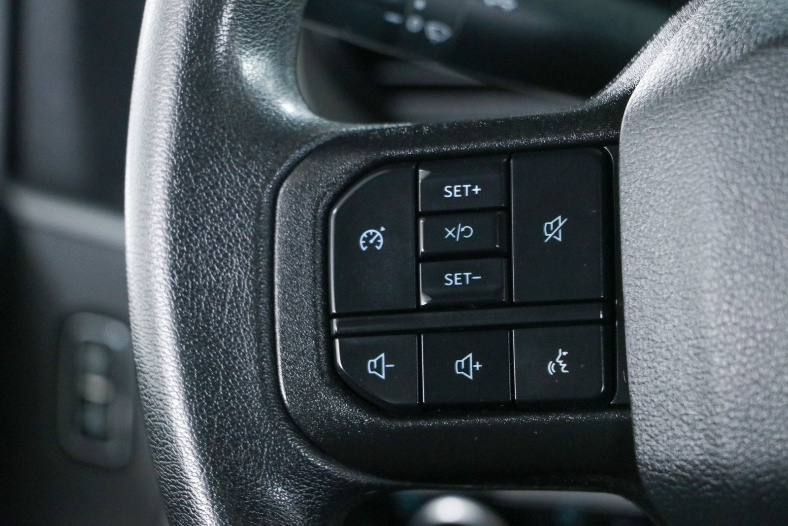 Used 2024 Ford F350 XLT w/ FX4 Off-Road Package AWD/4WD image 14