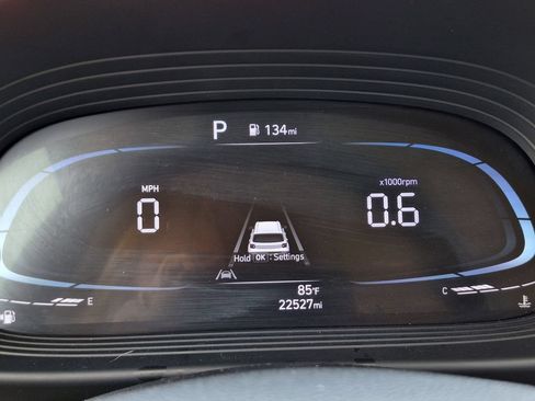 Certified 2024 Hyundai Venue SEL FWD image 17