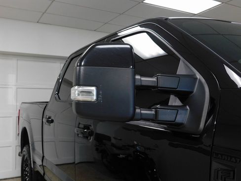 Used 2022 Ford F250 Lariat w/ Black Appearance Pkg image 13