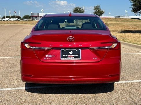 Used 2025 Toyota Camry LE image 6