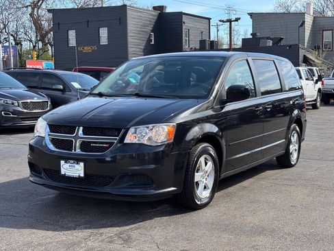 Used 2013 Dodge Grand Caravan SXT image 4
