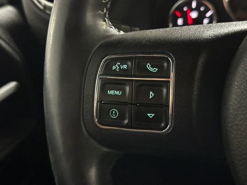 Used 2017 Jeep Wrangler Unlimited Sahara w/ Connectivity Group AWD/4WD image 31