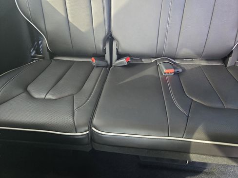 New 2026 Chrysler Pacifica Limited image 30