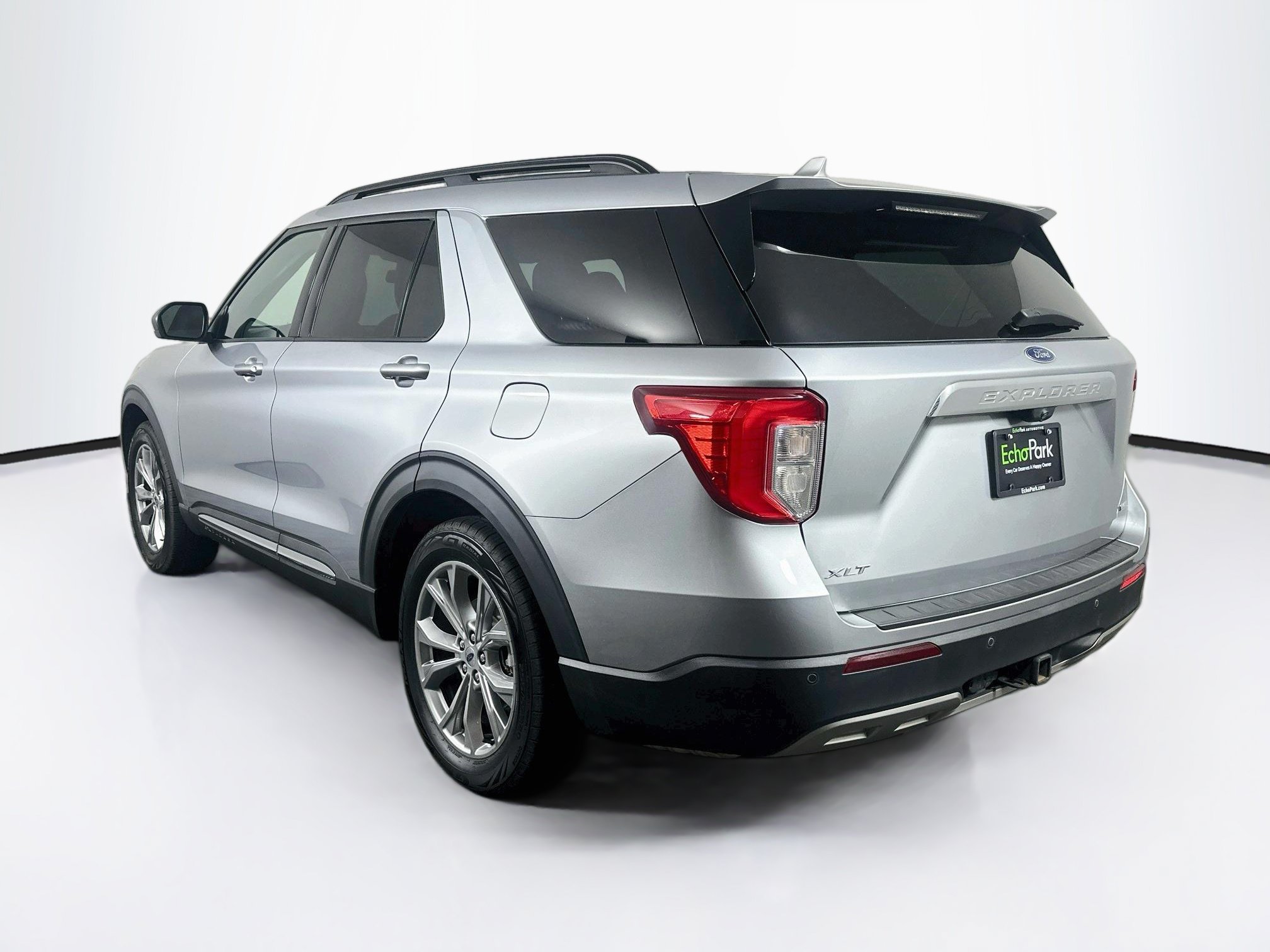Used 2020 Ford Explorer XLT w/ Equipment Group 202A RWD image 5