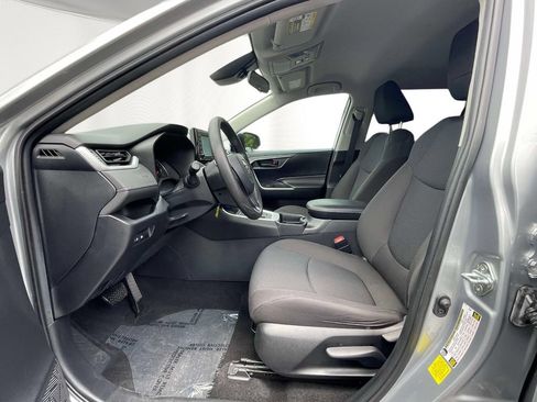 Used 2020 Toyota RAV4 LE FWD image 15