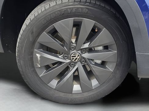 Used 2023 Volkswagen Taos S w/ Driver Assistance Package FWD image 15