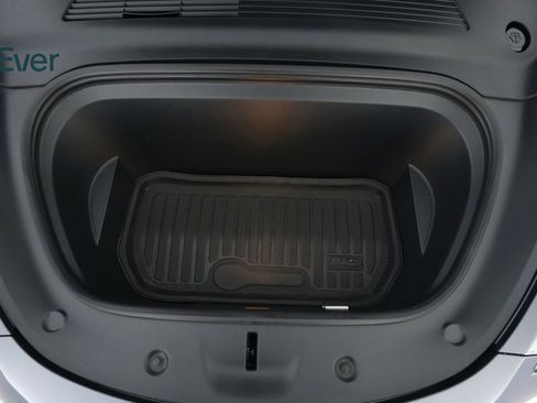 Used 2021 Tesla Model Y Long Range image 25