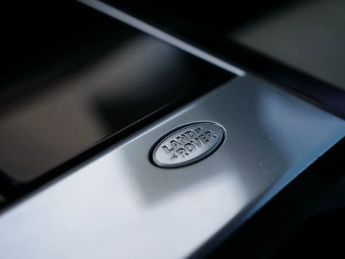 Used 2018 Land Rover Range Rover Velar R-Dynamic HSE image 35