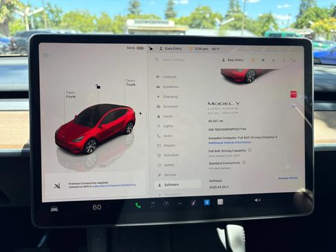 Used 2023 Tesla Model Y AWD image 19