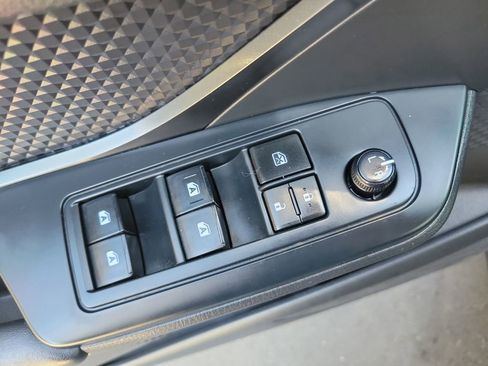 Used 2019 Toyota C-HR LE image 18