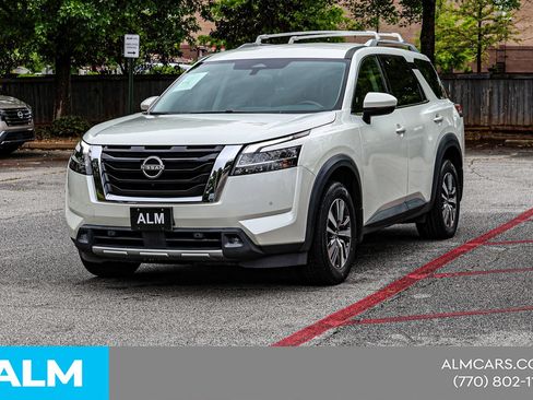 Used 2022 Nissan Pathfinder SL FWD image 3