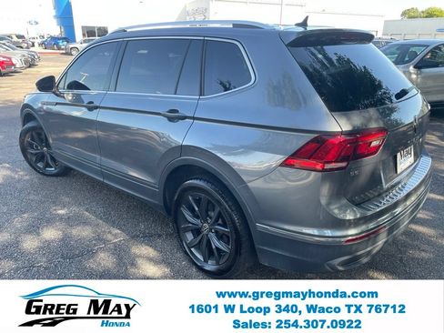 Used 2024 Volkswagen Tiguan SE w/ Panoramic Sunroof Package FWD image 7