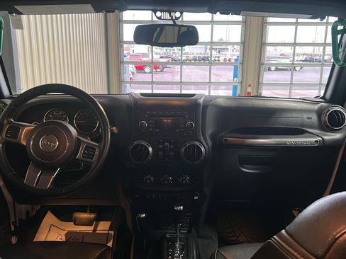 Used 2018 Jeep Wrangler Altitude image 22