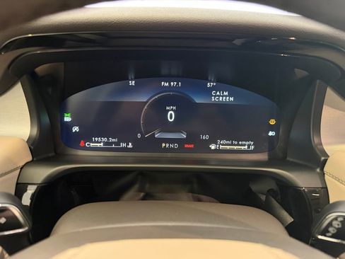 Used 2023 Lincoln Aviator AWD w/ Premium Package image 21