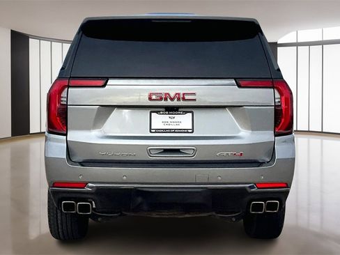 Used 2025 GMC Yukon XL AT4 w/ AT4 Premium Package image 4