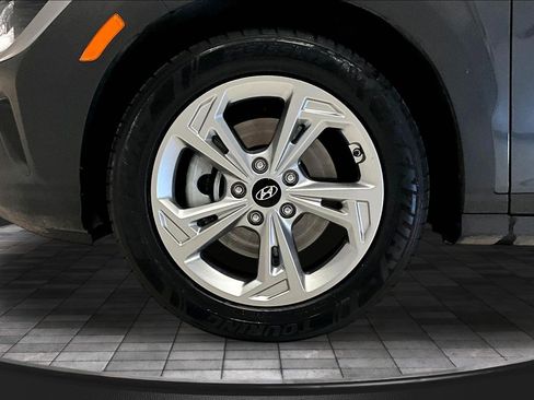 Used 2023 Hyundai Kona SEL AWD/4WD image 32