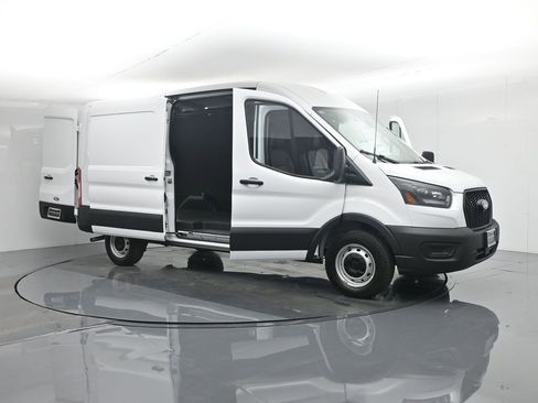 New 2026 Ford Transit 250 148 Medium Roof w/ Load Area Protection Package image 27
