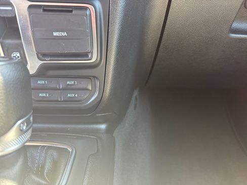 Used 2024 Jeep Wrangler Sport AWD/4WD image 16