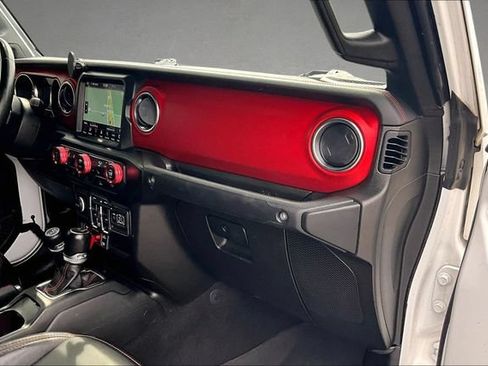 Used 2022 Jeep Gladiator Rubicon w/ Cold Weather Group AWD/4WD image 13