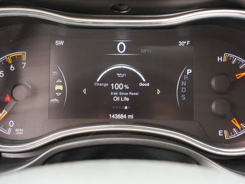 Used 2014 Jeep Grand Cherokee Limited image 32