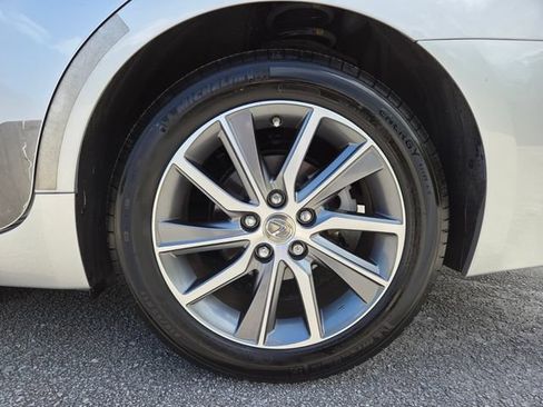 Used 2017 Lexus ES 300h w/ Luxury Package FWD image 15