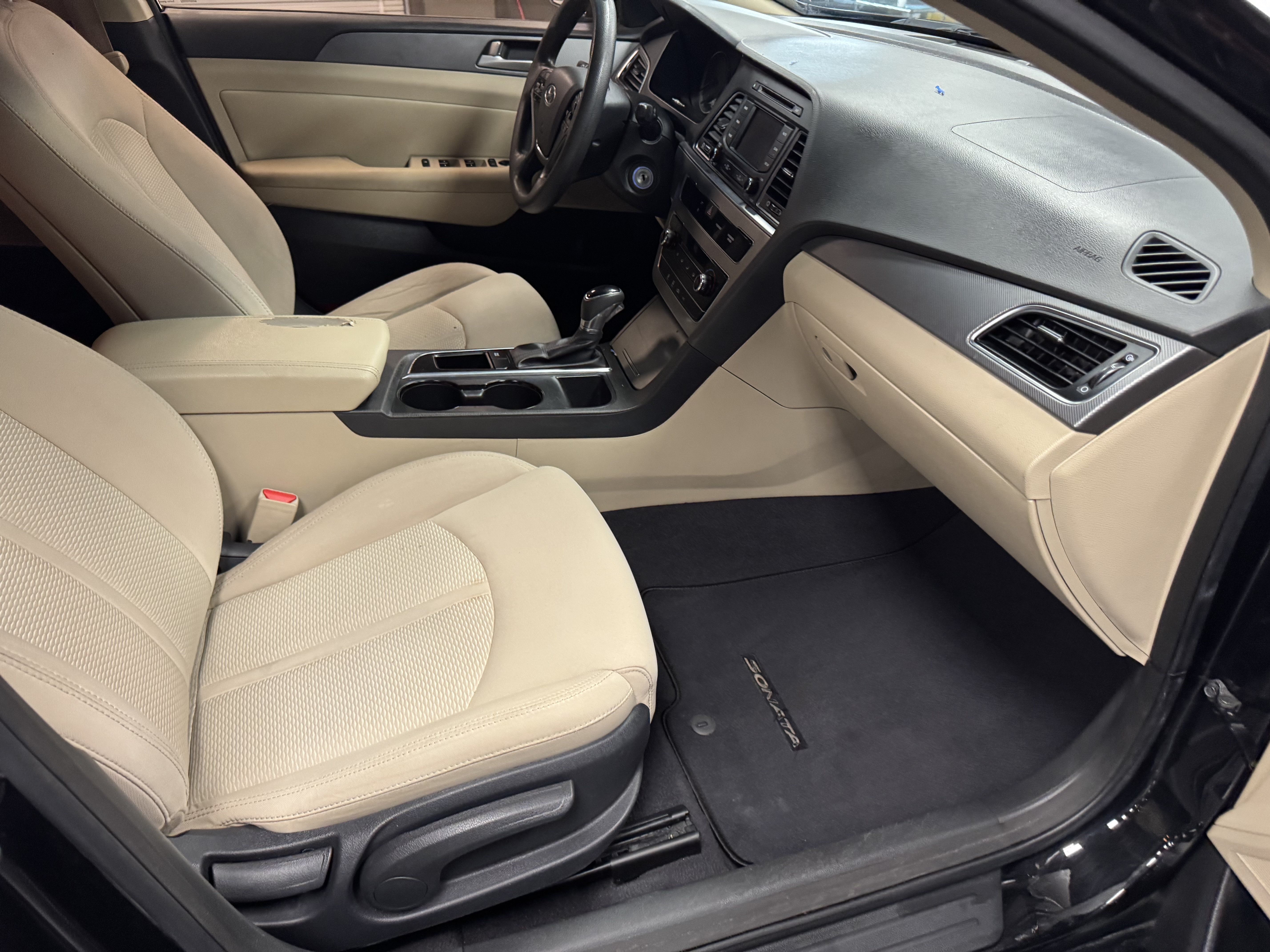 Used 2015 Hyundai Sonata SE w/ Option Group 09 FWD image 13