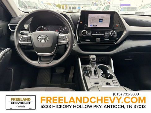 Used 2023 Toyota Highlander L image 19