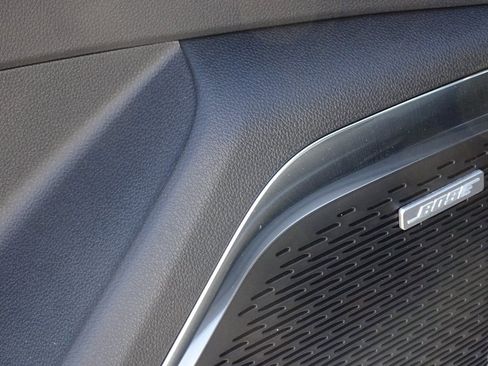 Used 2025 GMC Acadia Elevation image 18