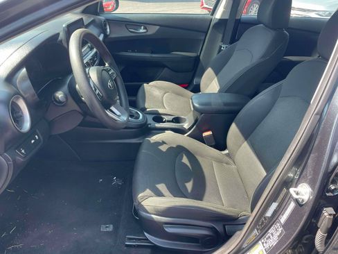 Used 2020 Kia Forte LXS FWD image 12