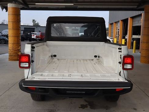 Used 2020 Jeep Gladiator Sport image 13