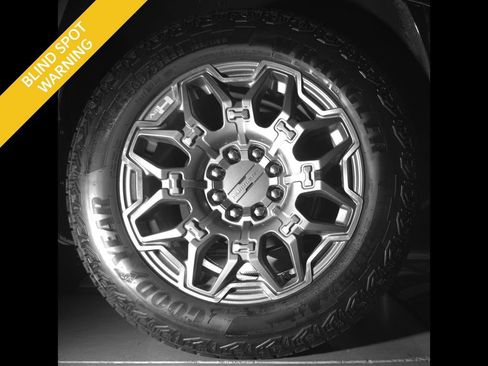 Used 2024 GMC Hummer EV 3X AWD/4WD image 9