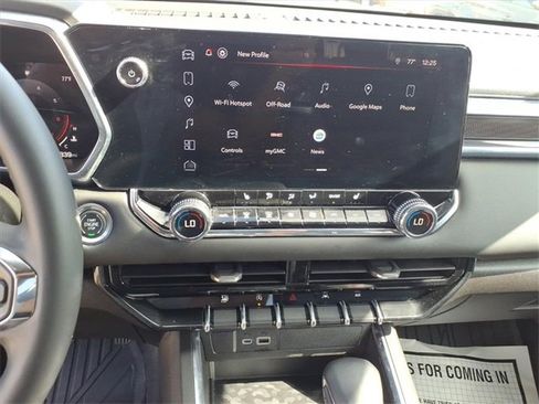 Used 2024 GMC Canyon Elevation w/ Elevation Premium Package image 15