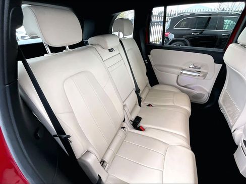 Used 2022 Mercedes-Benz GLB 250 image 21