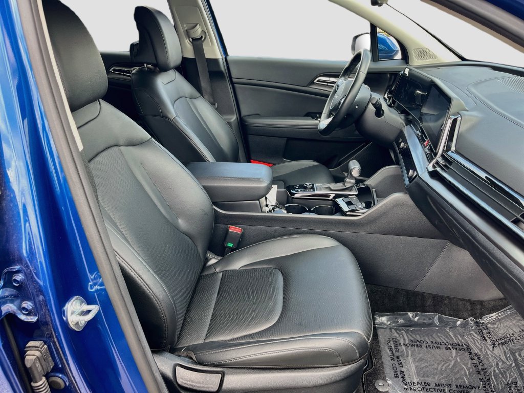 Used 2025 Kia Sportage EX w/ Premium Package FWD image 29