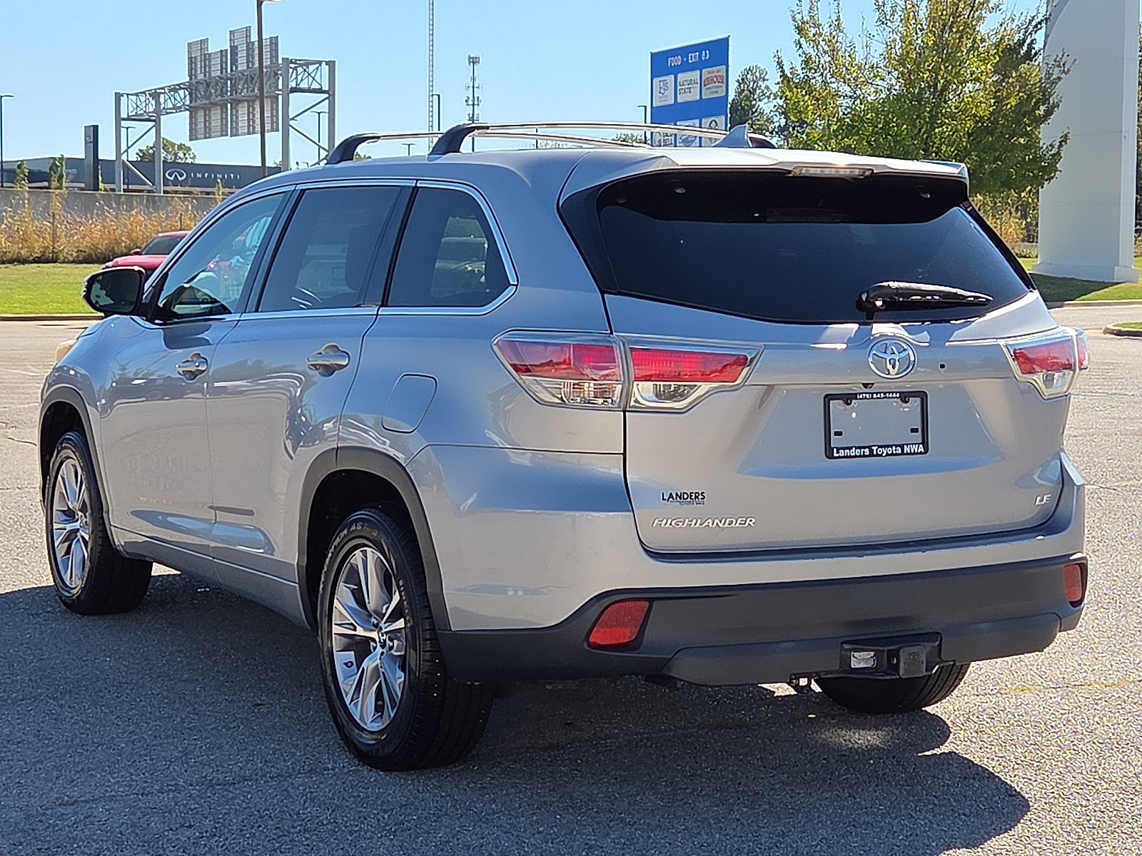 Used 2016 Toyota Highlander Plus FWD image 4