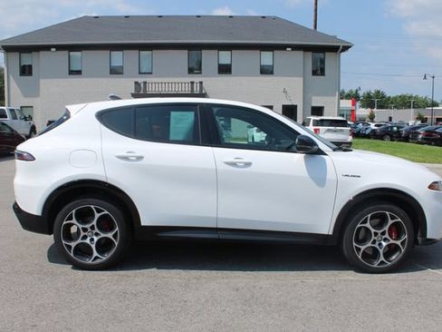 Used 2025 Alfa Romeo Tonale w/ Premium Package AWD/4WD image 6