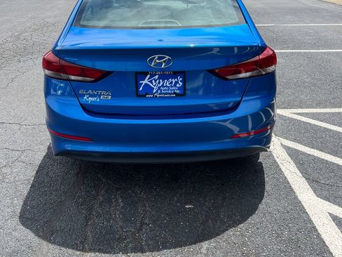 Used 2017 Hyundai Elantra SE FWD image 5