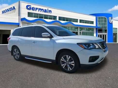 Used 2020 Nissan Pathfinder SL image 3