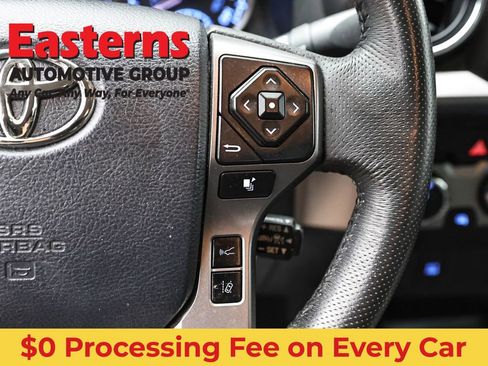 Used 2020 Toyota Tacoma SR5 AWD/4WD image 15