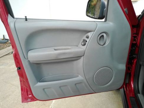 Used 2006 Jeep Liberty Sport RWD image 9