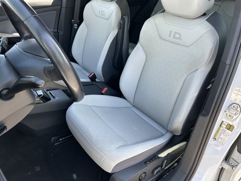 Used 2021 Volkswagen ID.4 Pro S w/ Gradient Package RWD image 17