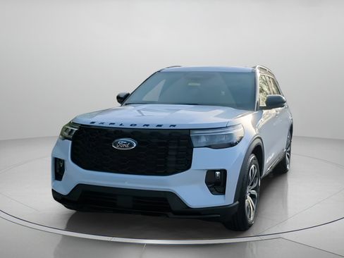 New 2026 Ford Explorer ST-Line image 9