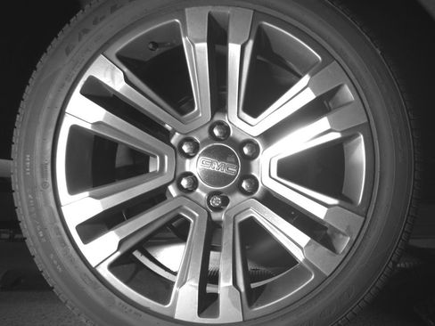 Used 2020 GMC Yukon Denali w/ Open Road Package RWD image 15