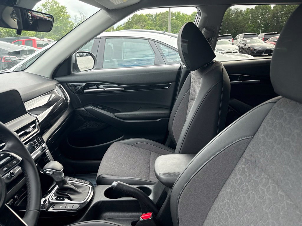 Used 2026 Kia Seltos S AWD/4WD image 3