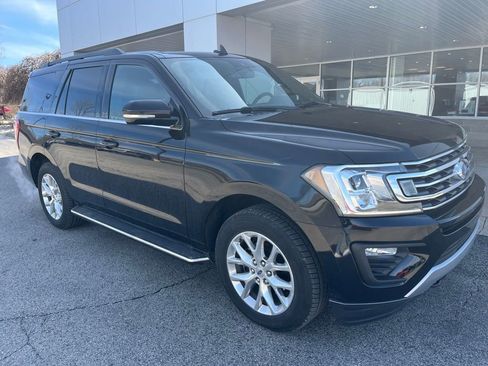 Used 2020 Ford Expedition XLT w/ Equipment Group 202A image 3